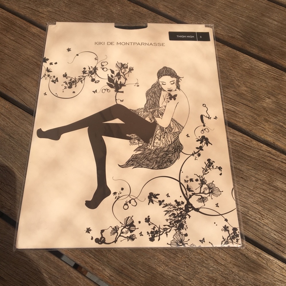 Kiki de Montparnasse thigh highs